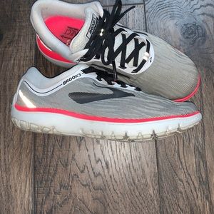 Brooks Pureflow 7